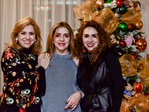Olga, Leticia y Oralia Perez