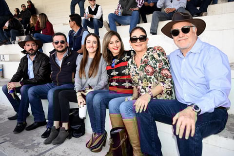 Polo Sotolujan, Gerardo Katsikas, Cointa Sotolujan, Fernanda Padrelin, Olivia Sada y Leopoldo Sotolujan