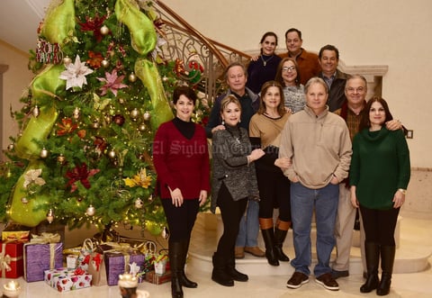 Hermanos, Paty,Chela,Malena,Segundo,Gaby,Fernando,Lourdes,Alejandro,Beto,Blanca y Jose.