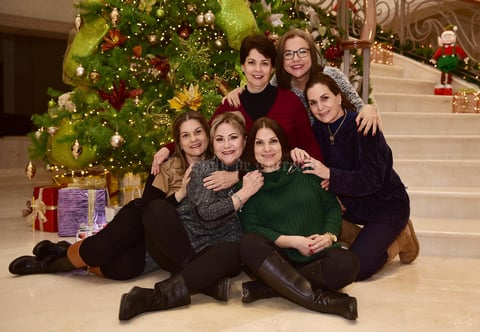 Malena,Chela,Gaby,Blanca,Lourdes y Patricia.