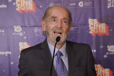 El actor Fernando Luján falleció esta tarde a los 79 años en su casa de Puerto Escondido, Oaxaca, confirmó TV Azteca.