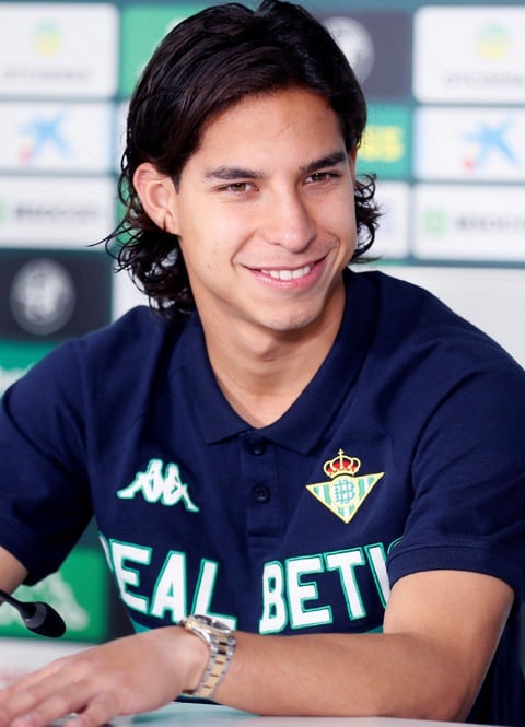 Diego Lainez es oficialmente jugador del Real Betis