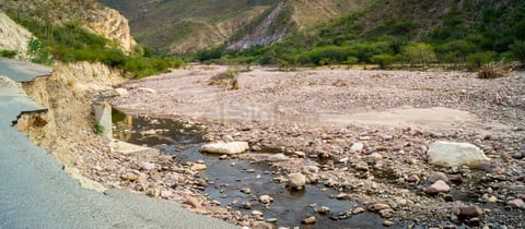 Llegó noviembre, transcurrió diciembre y la mitad de enero, sin que se ponga mano en el tramo afectado.