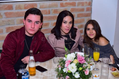 Emilio, Cecilia y Luisa