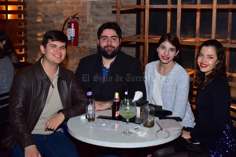 Jesus, Rogelio, Malu y Ana