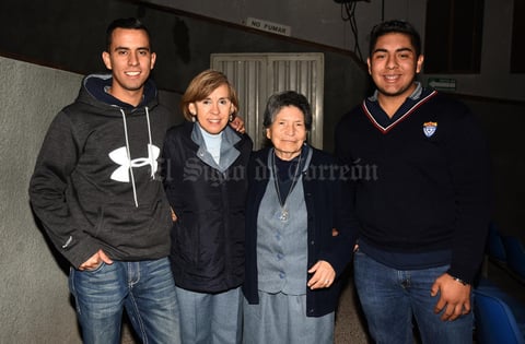 21012019 Daniel, Juanita, Petrita y Jaime.