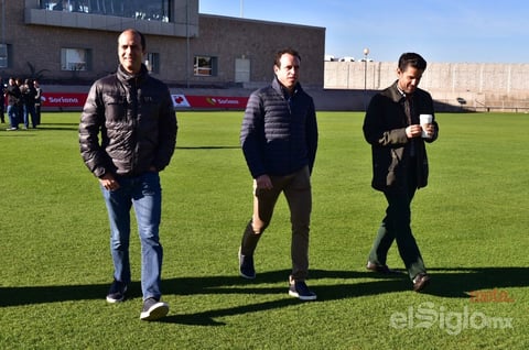 Guillermo Cantú y Gerardo Torrado junto a Alejandro Irarragorri.