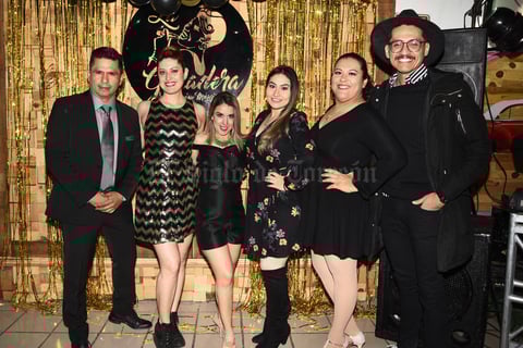 31012019 NOCHE DE FIESTA.  Juan, Daniela, Rossy, Marytere, Ivette y Andrés.
