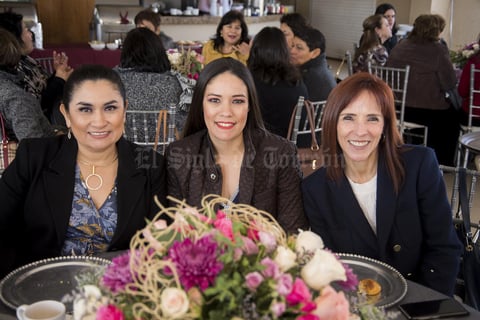 01022019 Estela, Coco y Cristy.
