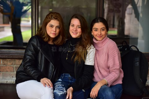 Ari, Paulina y Noelie