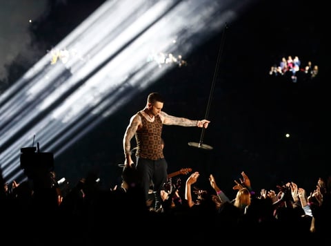 Maroon 5 ameniza el medio tiempo del SB LIII