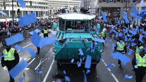 Patriotas desfila como campeón del Super Bowl en Boston