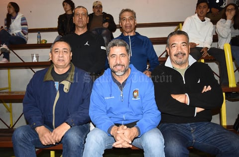 06022019 Equipo Maxibasquet Lobos UAdeC: Chava Flores, Beto Ibarra, Luis Ramos, Enrique Gastaldi y Carlos Cortinas.