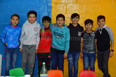 06022019 FIESTA DE CUMPLEAñOS.  Jamil con algunos de sus amigos.