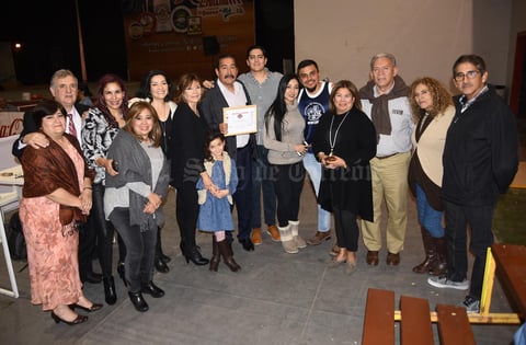 06022019 Jorge Niño Patiño con familiares y amigos.