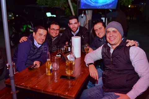 09022019 Entre amigos.