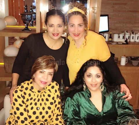 09022019 CELEBRA SU CUMPLEAñOS.  Alejandra Cota con Argentina, Mónica y Alejandra.