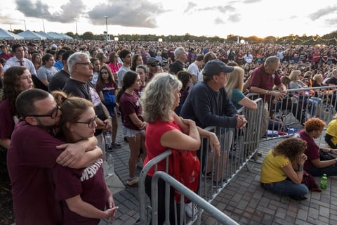 Recuerdan a las víctimas de Parkland a un año del tiroteo