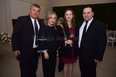 16022019 felicitan a los  nuevos esposos