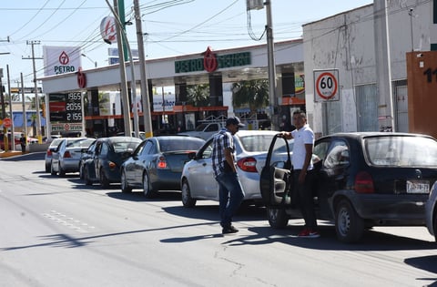 Abarrotan gasolineras en La Laguna