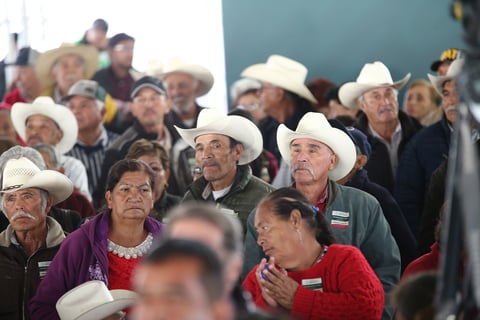 En su discurso, Andrés Manuel López resaltó el hecho de que se acabaron los intermediarios, pues hoy los programas sociales llegan de forma directa a los beneficiarios.