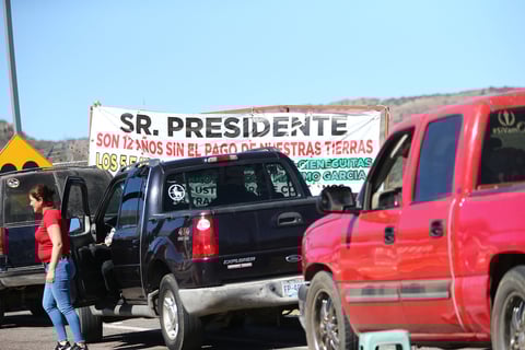 Su petición específica era que se les permitiera acceder a un espacio en el que se colocaron vallas para evitar aglomeraciones y desorden.