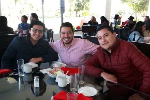 Celebran la amistad en Club Campestre de Durango