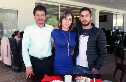 Celebran la amistad en Club Campestre de Durango