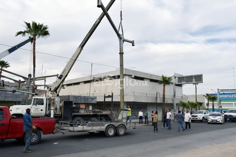 Retiran locales de lámina en  Centro Histórico de Torreón