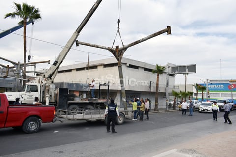 Retiran locales de lámina en  Centro Histórico de Torreón