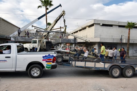 Retiran locales de lámina en  Centro Histórico de Torreón