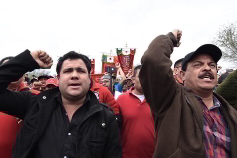Los mineros lanzaron gritos de apoyo.