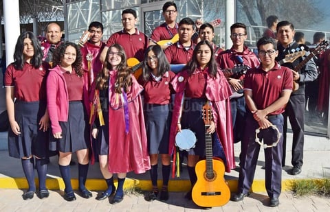 20022019 POSAN PARA LA FOTO.  Estudiantina Perla de La Laguna de la Multiuniversidad de La Laguna.