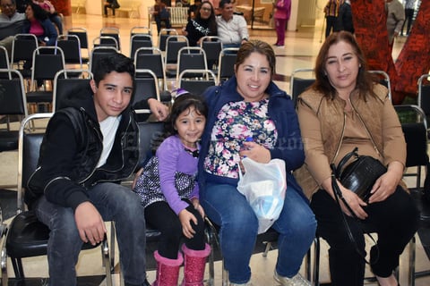 20022019 Gonzalo, Carol Valeria, Diana y Lucy.