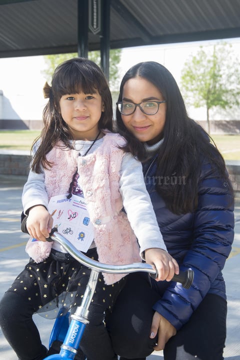 21022019 EN CASA ABIERTA.  Aurora y Fernanda.