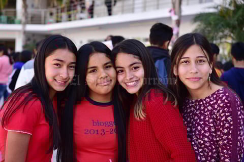 21022019 MUY LINDAS.  Mariana, Paola, Marianne y Sara.