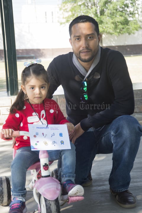 21022019 EN FAMILIA.  Luisa y Alan.