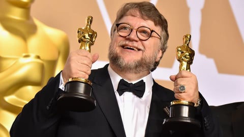 Guillermo del Toro. Ganó el Oscar a Mejor película y a Mejor director por La forma del agua. La película se llevó un total de cuatro estatuillas, incluidas Mejor banda sonora (Alexandre Desplat) y Mejor diseño de producción (Paul D. Austerberry, Jeffrey A. Melvin y Shane Vieau).