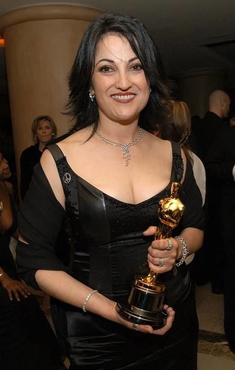 Beatrice De Alba.  Obtuvo el  Oscar a Mejor maquillaje por Frida  en el año 2002.