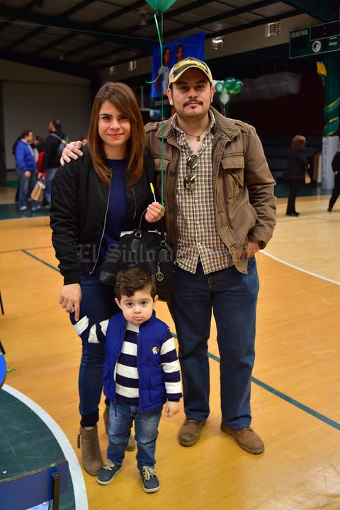 05022019 EN CASA ABIERTA.  Lucero, Fernando y Fer.