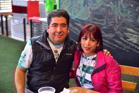 24022019 Arturo y Paty.