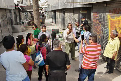 Los comerciantes se aglutinaron en el lugar.