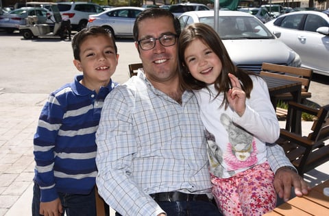 28022019 Andrés Jr., Andrés y Mariangel.
