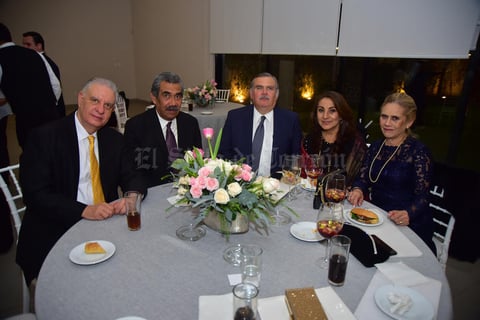01032019 EN UNA RECEPCION NUPCIAL.  Carlos, Jorge, Javier, Lourdes y María Concepción.