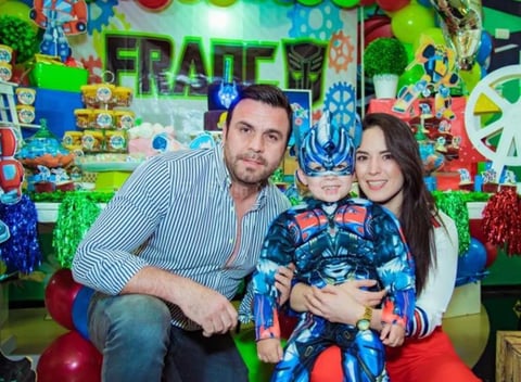 Franco con sus papás, Daniel de Anda y Karen Domínguez