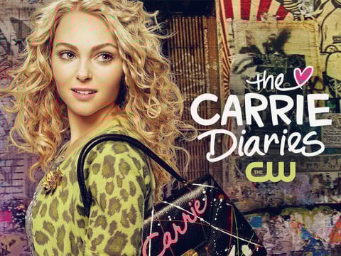 Presentando a un Carrie Bradshaw adolescente, la serie se ambienta en la década de 1980, poniendo en el centro a una adolescente creciendo y aprendiendo de la vida, los chicos, la rebeldía y, claro, la moda. Dos temporadas no son suficientes y es que durante la historia Carrie consigue una pasantía en Nueva York, en una firma de abogados, mientras también trabaja en una revista de moda. En efecto, es el inicio de una vida en la ciudad que todos ya conocemos gracias a Sex & The City.