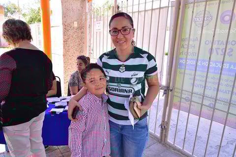 04032019 EN PAELLADA.  Mauricio y Anabel.