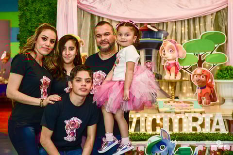 02032019 CUMPLE 4 AñOS.  Victoria Ibarra con sus papás, Jesús Ibarra y Linette de Ibarra, y sus hermanos, Natalia y Diego, en su fiesta de cumpleaños.
