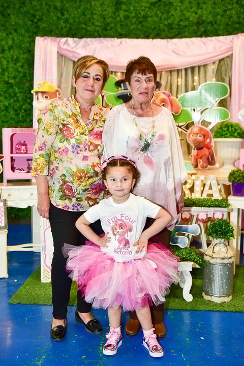 03032019 CUMPLE 4 AñOS.  Victoria Ibarra con sus abuelitas: Laura Pámanes y Margarita Márquez.