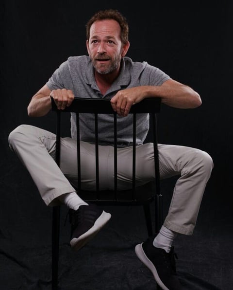 Luke Perry, actor de Beverly Hills 90210, falleció esta mañana a la edad de 52 años, tras haber sufrido un derrame cerebral masivo.